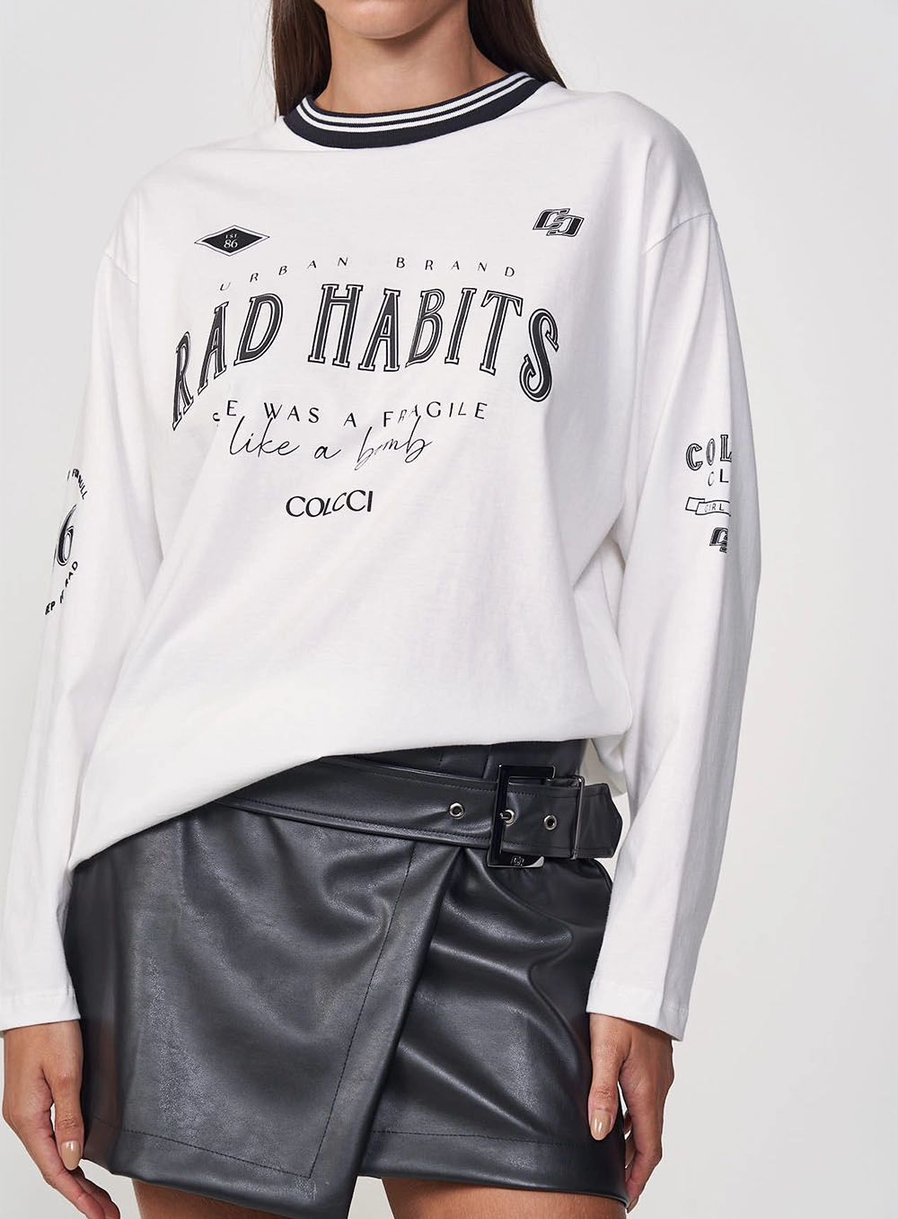 Camiseta Feminina Oversized Manga Longa Estampada Off Shell
