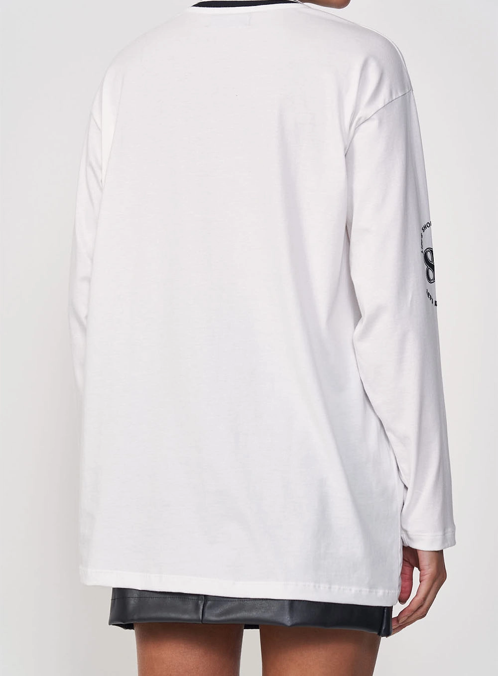 Camiseta Feminina Oversized Manga Longa Estampada Off Shell