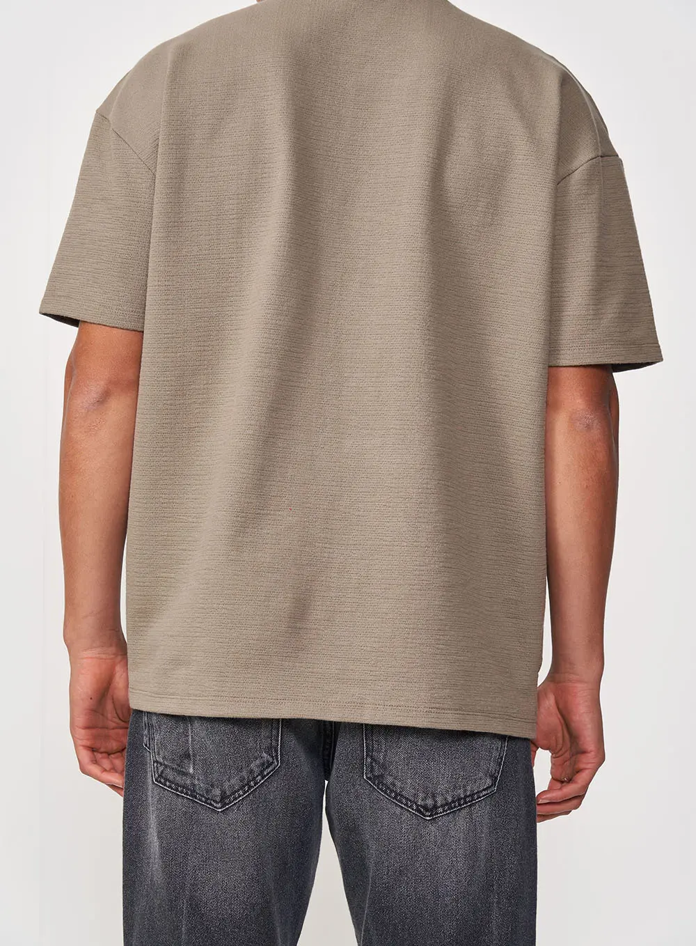 Camiseta Oversized Texturizada Marrom