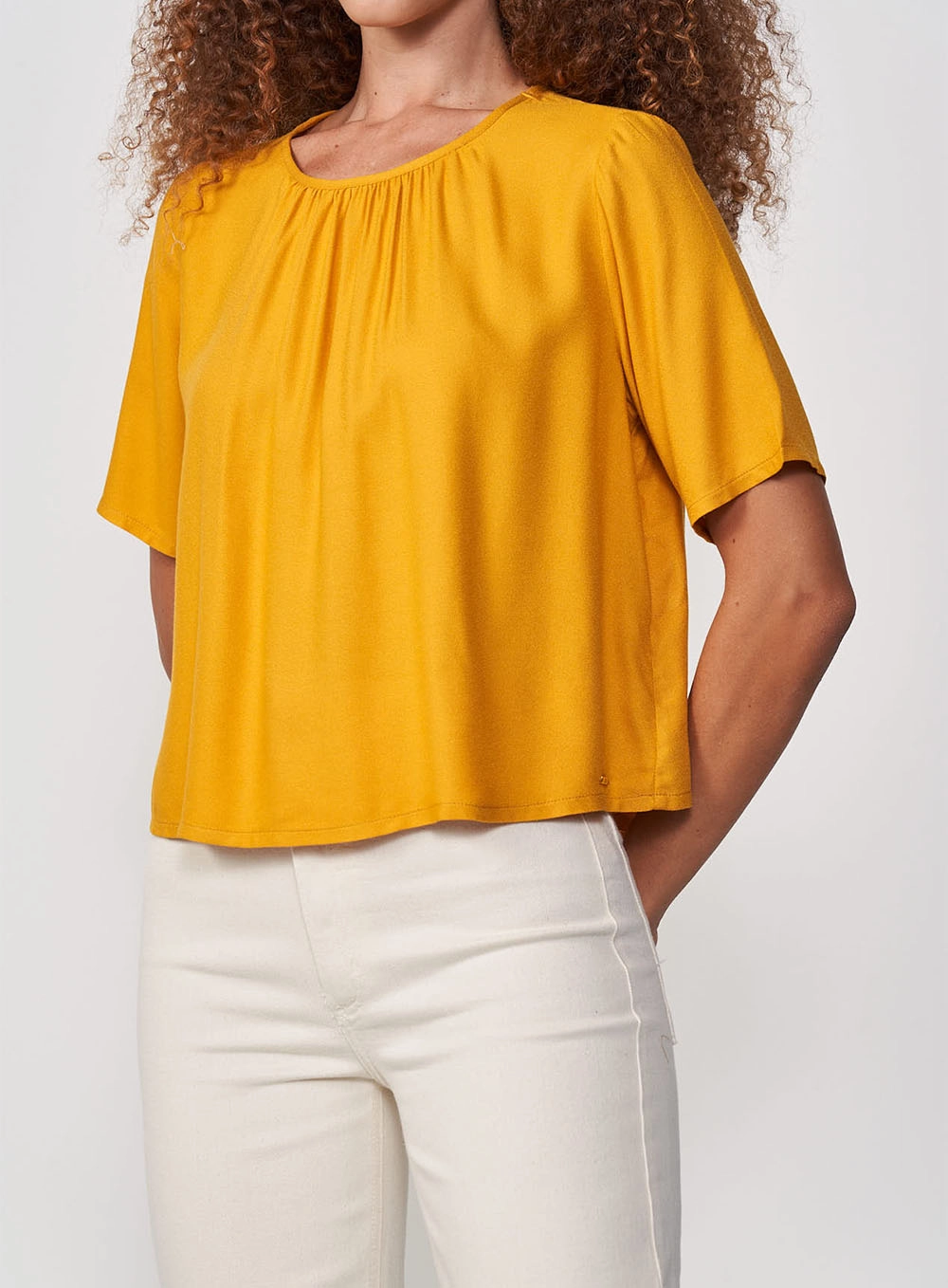 Blusa Viscose Decote Franzido Amarelo Sunray