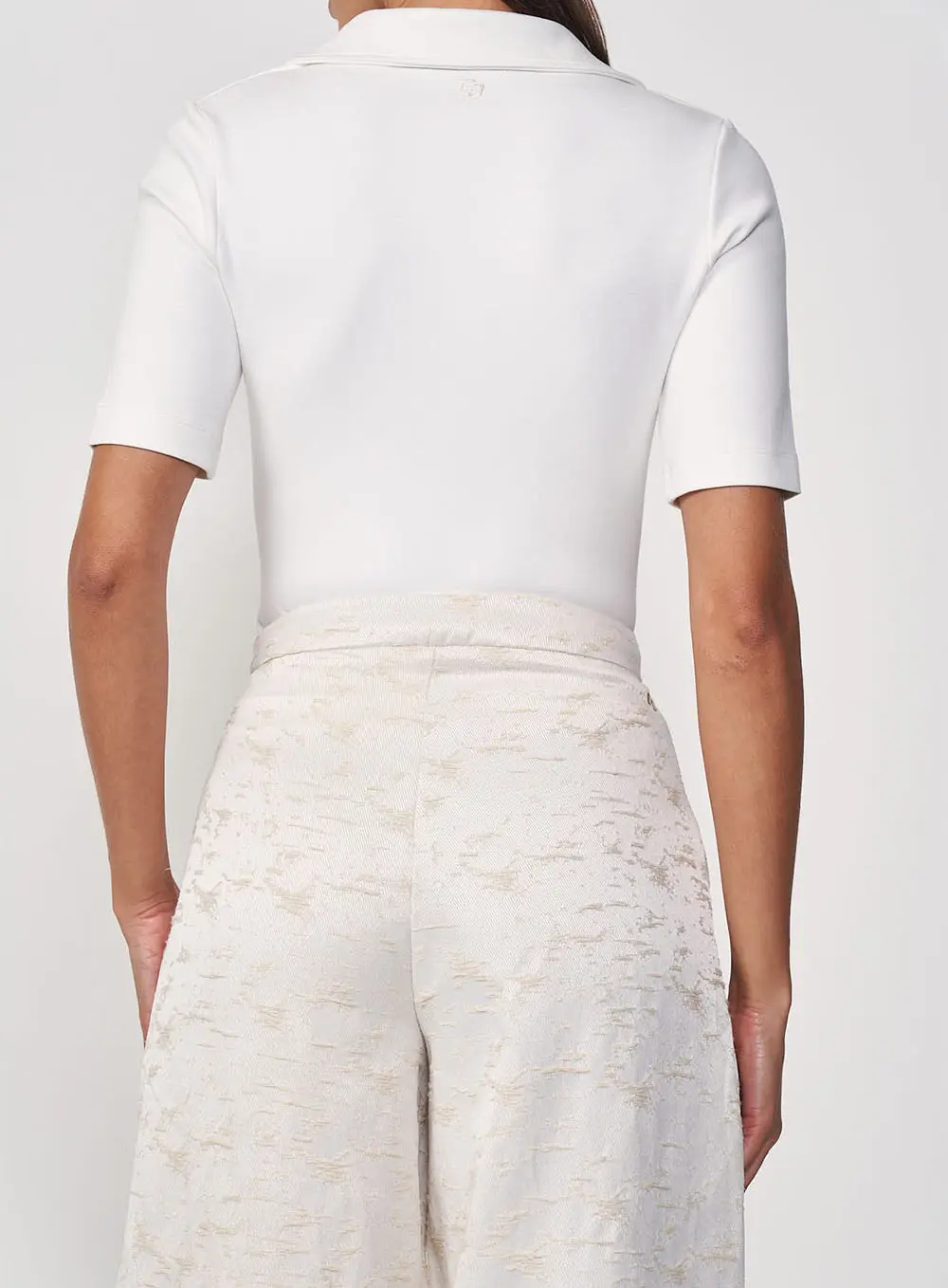 Blusa Reta Com Gola E Decote Regulável Off Shell