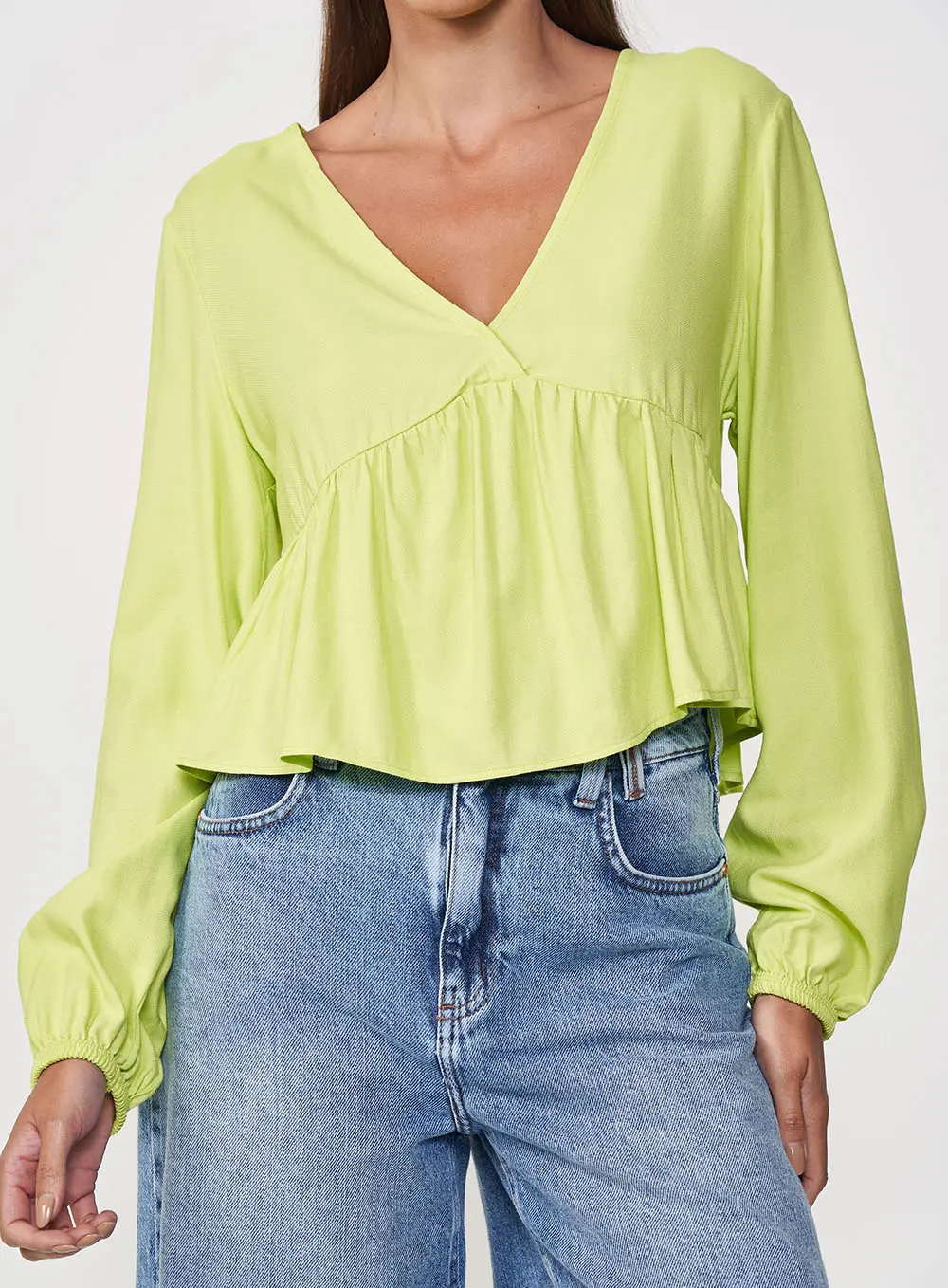 Blusa Feminina Comfort Manga Longa Com Babados Verde 1