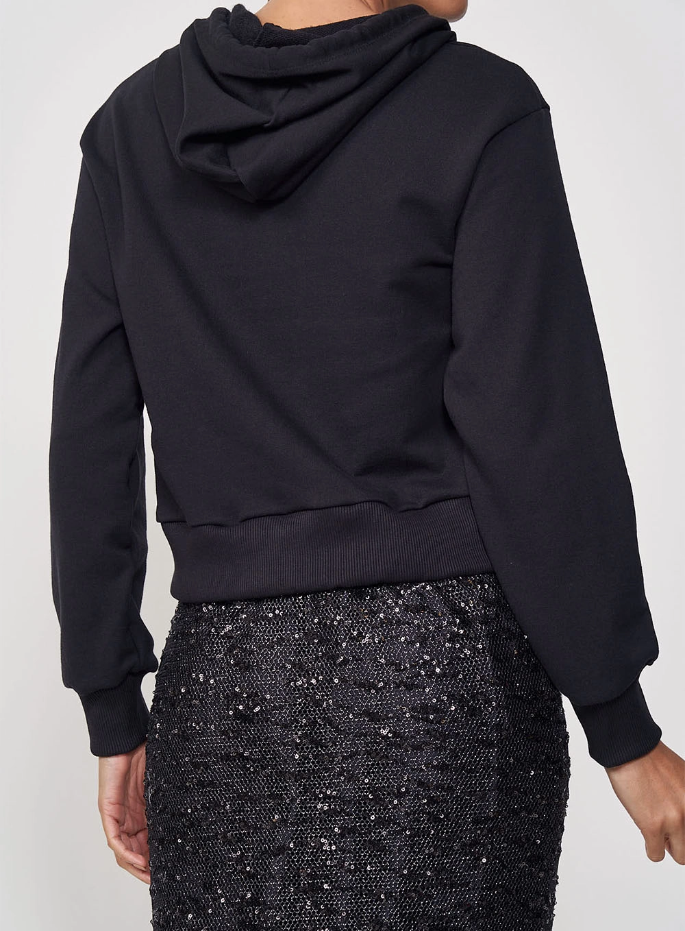Blusão Feminino Cropped Com Capuz E Estampa Preto