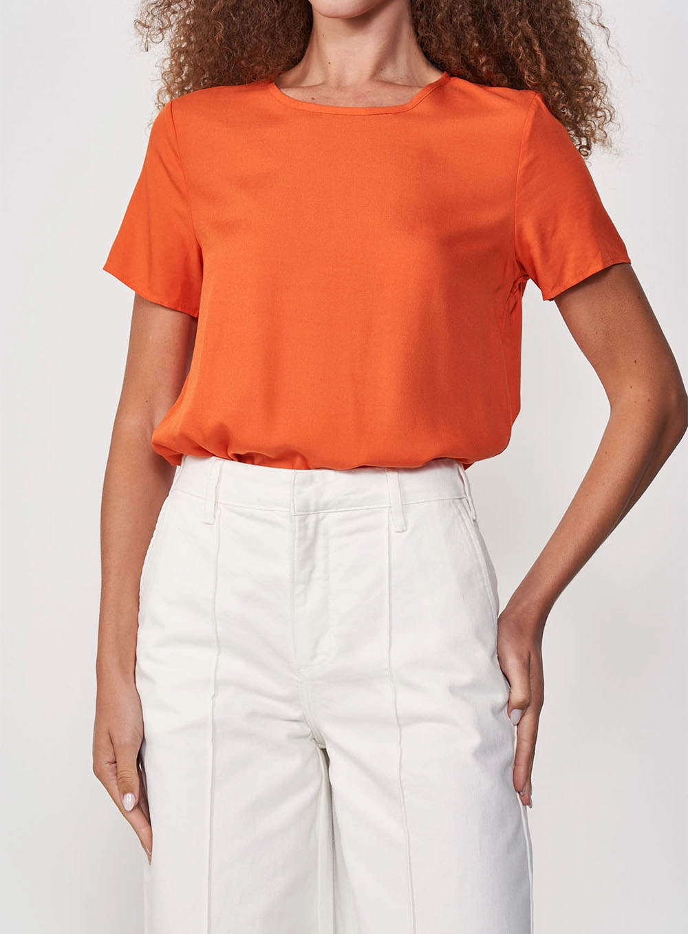 Camiseta Feminina Viscose Essencial Costas Gota Laranja