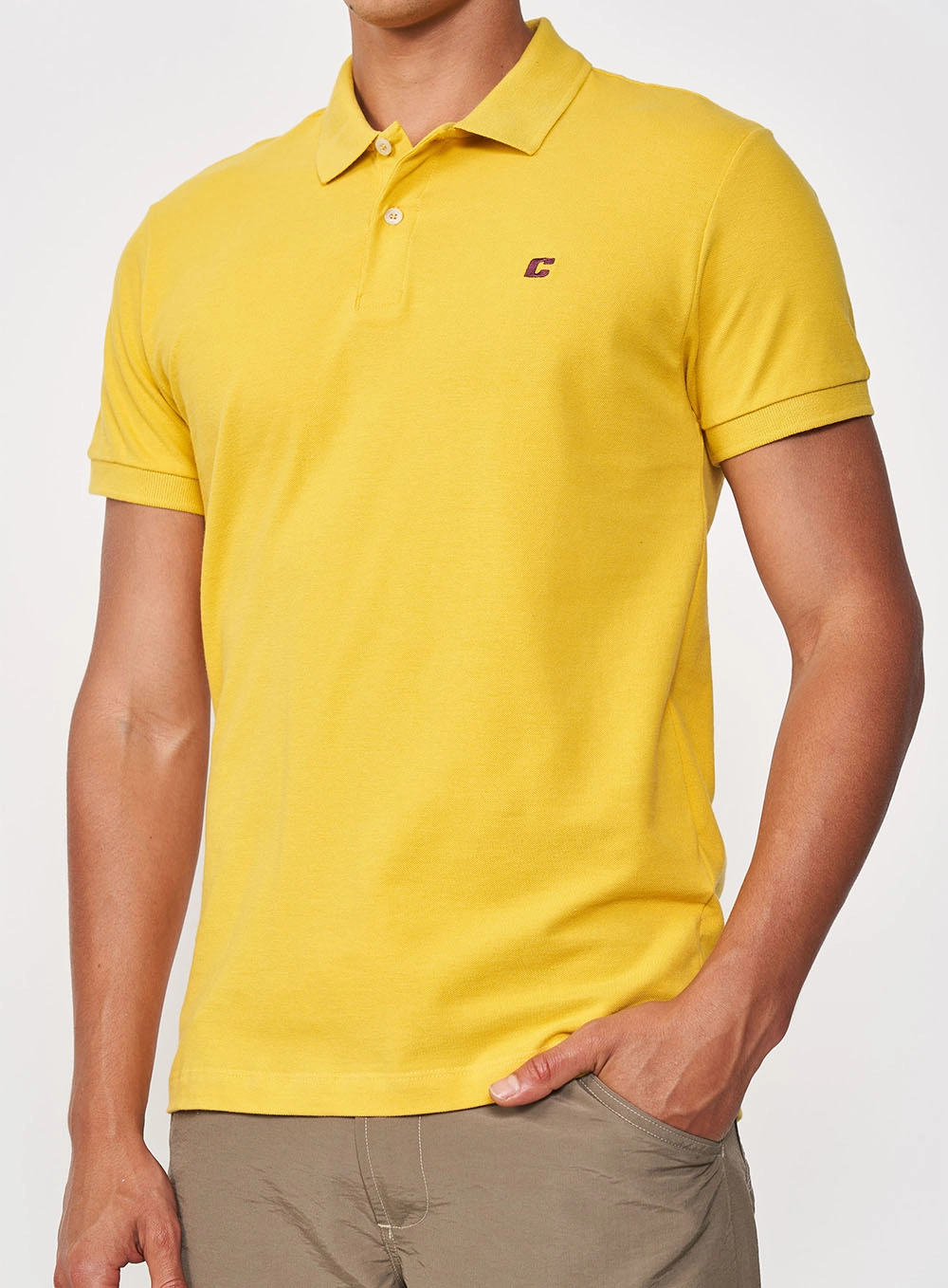 Camisa Polo Masculina Detalhe Em Logo Minimalista Amarelo