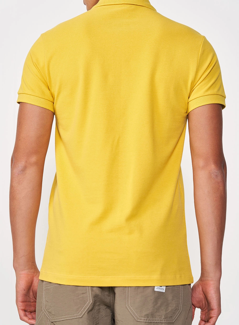 Camisa Polo Masculina Detalhe Em Logo Minimalista Amarelo