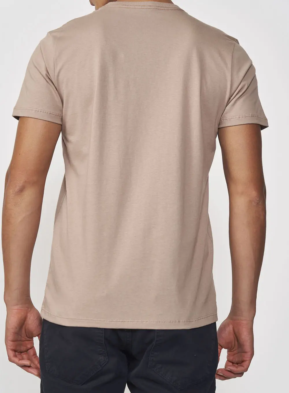 Camiseta Masculina Reta Com Logo Em Placa Bege Sand Castle