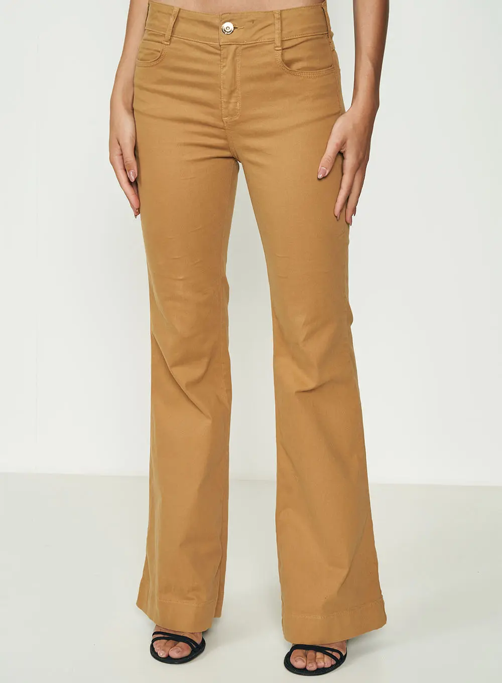 Calça Sarja Nova York Flare Marrom Ebbela
