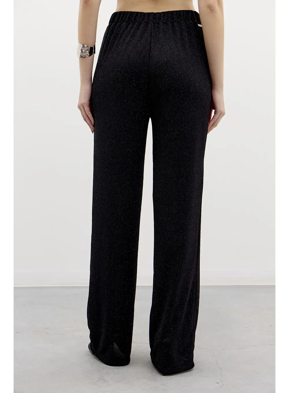 Calça Feminina Reta Com Brilho Preto 2