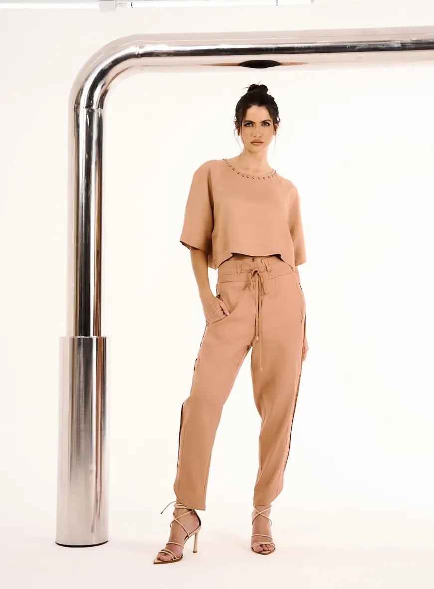Calça Feminina Jogger Em Linho Com Amarração Marrom 2