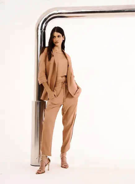 Calça Feminina Jogger Em Linho Com Amarração