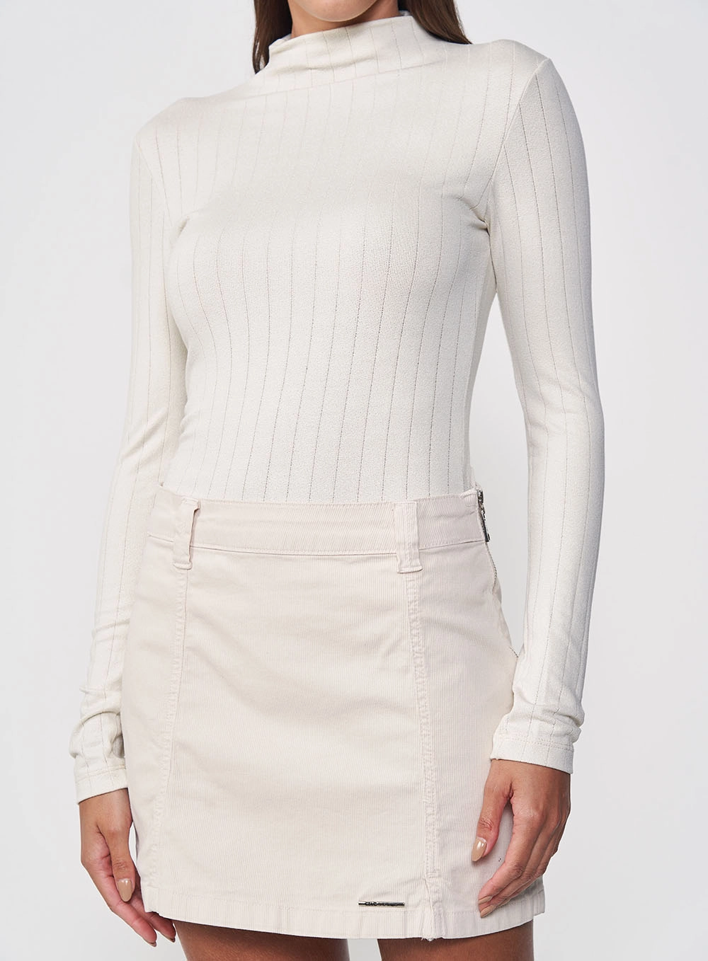 Blusa Feminina Small Manga Longa Gola Alta Bege 1