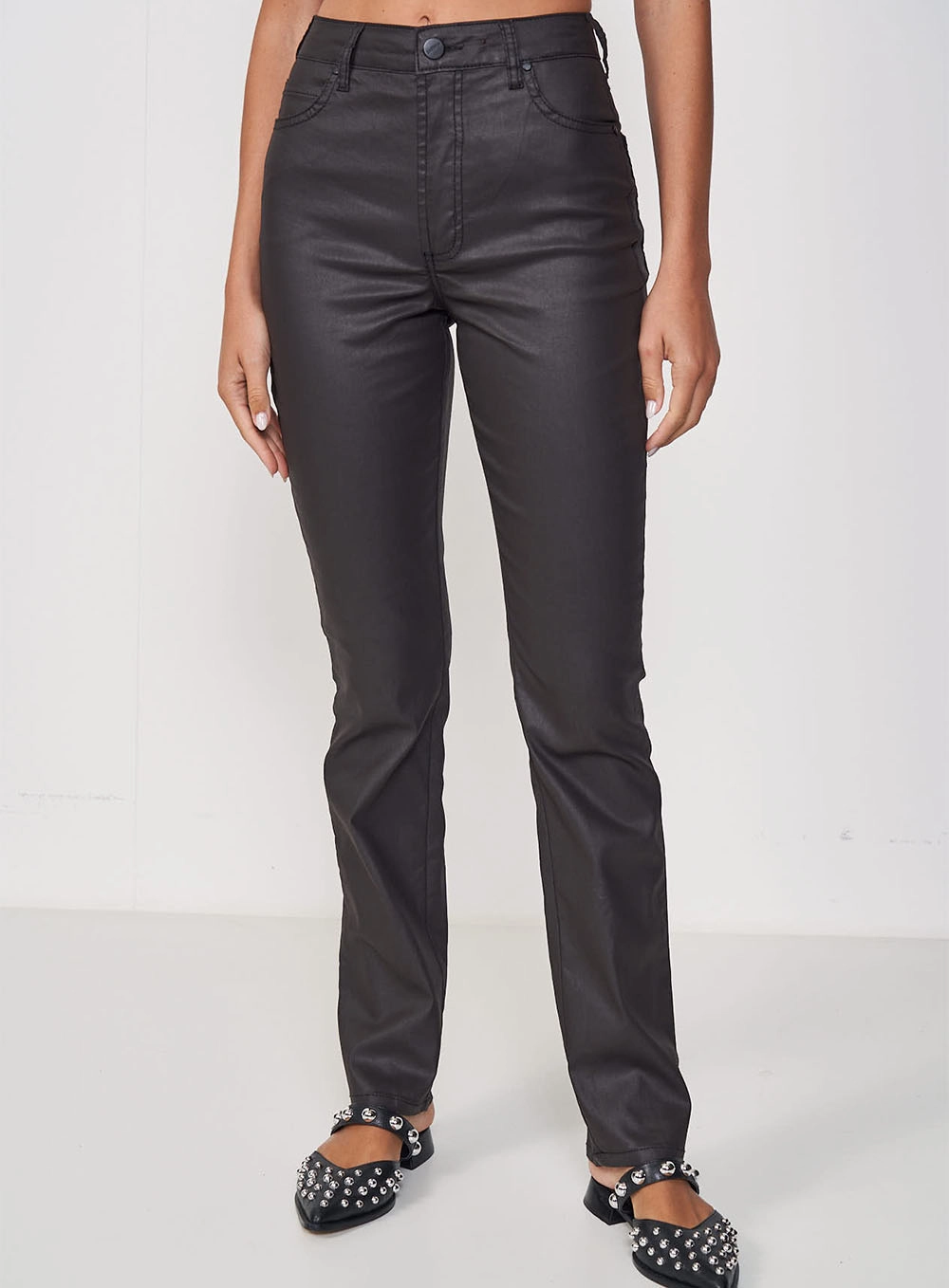 Calça Feminina Sarja Resinada - Kendall Marrom