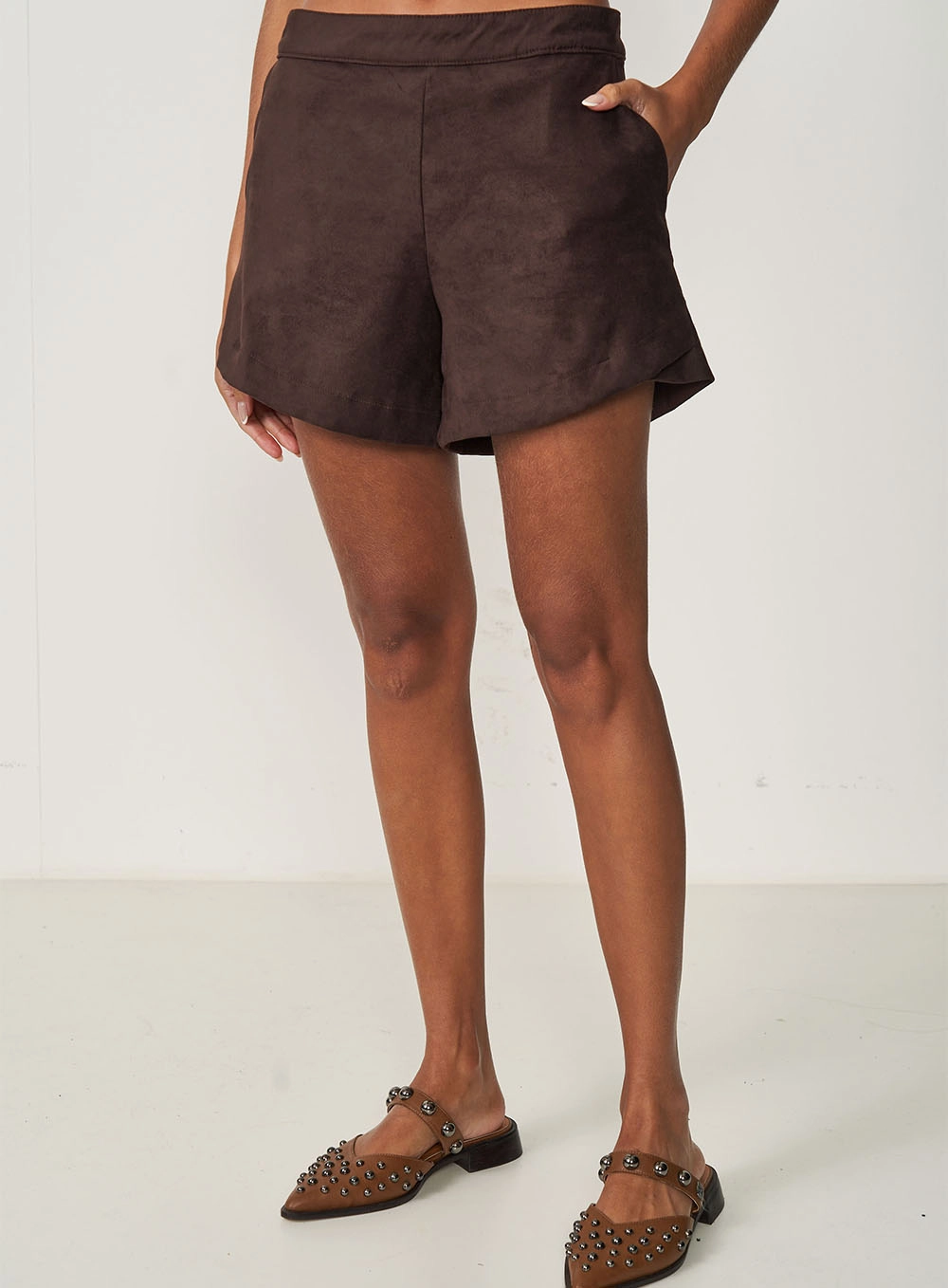 Short Reto Encurtado Marrom