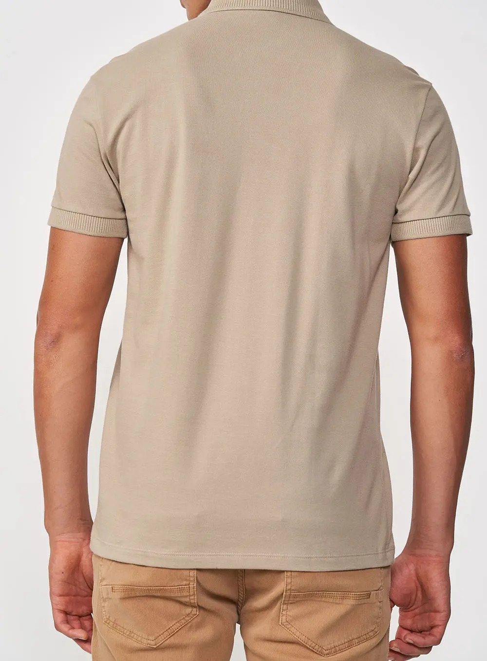Polo Masculina Com Placa Em Logo Bege  Sand Castle