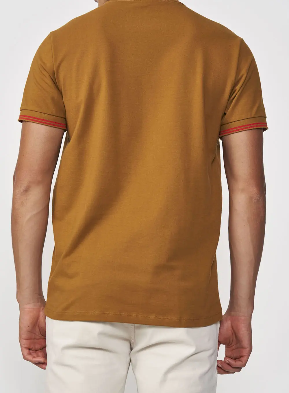 Camiseta Masculina Reta Com Logo Em Placa Marrom Goldbit