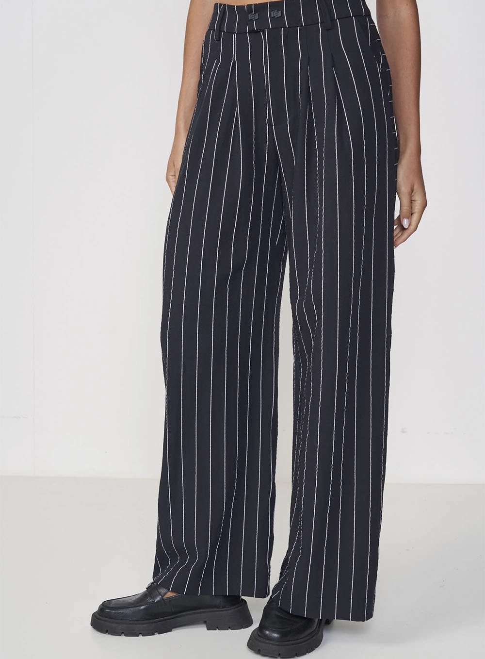 Calça Feminina Alfaiataria Listrada Estampados