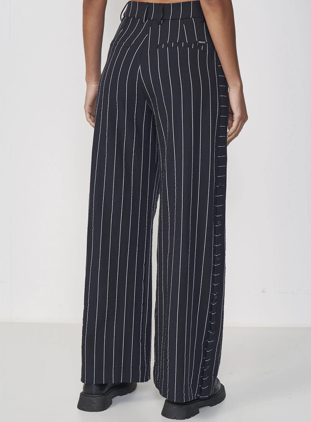 Calça Feminina Alfaiataria Listrada Estampados