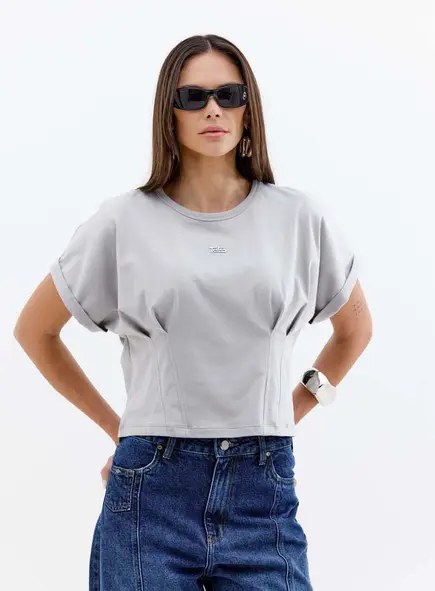 Blusa Feminina Manga Curta Com Pences
