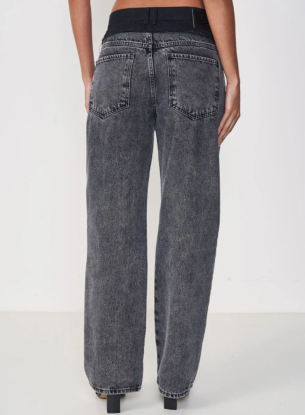 Calça Feminina Jeans Wide Leg Com Detalhe Indigo Preto