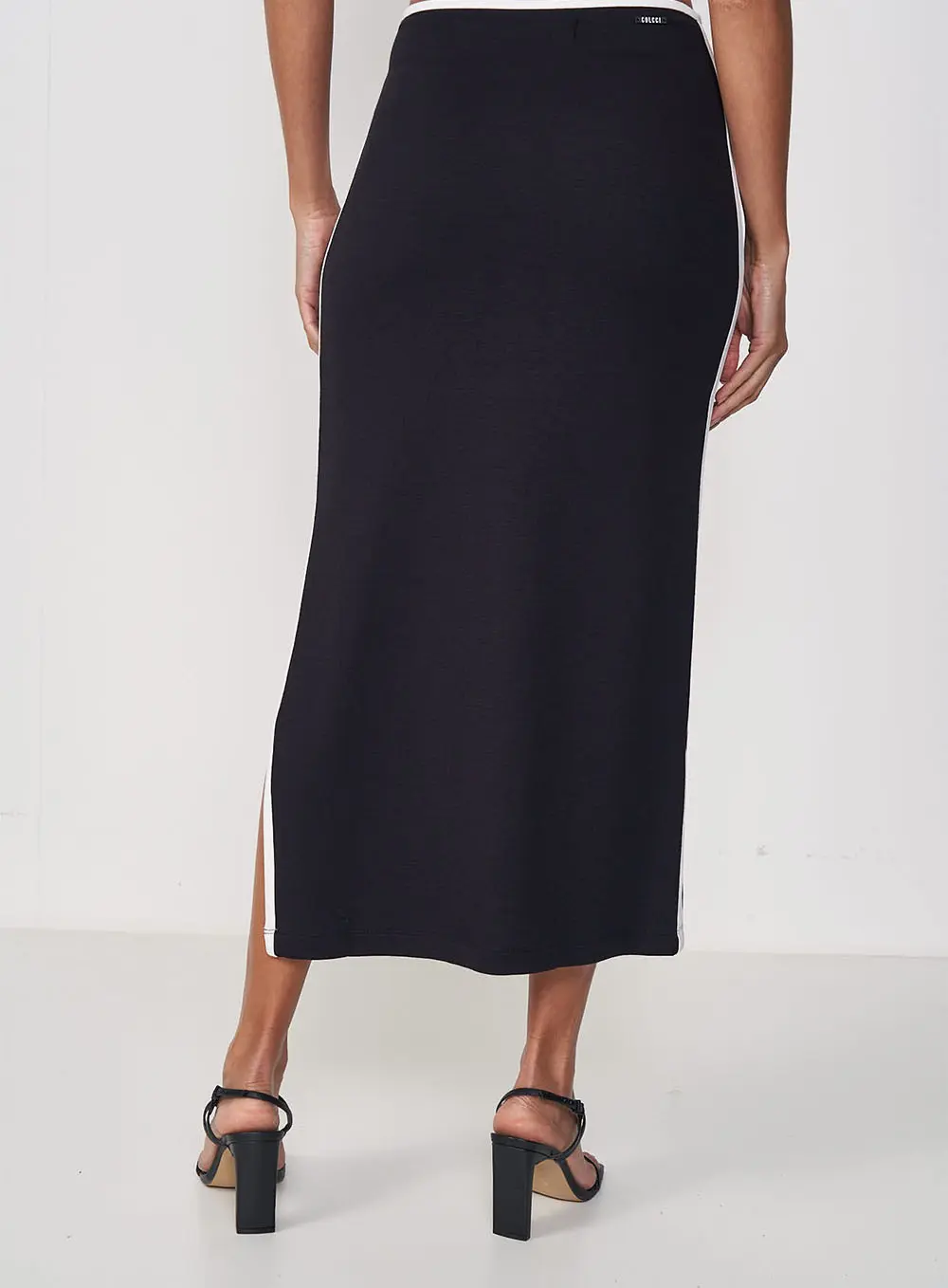 Saia Midi Com Fenda Lateral Preto