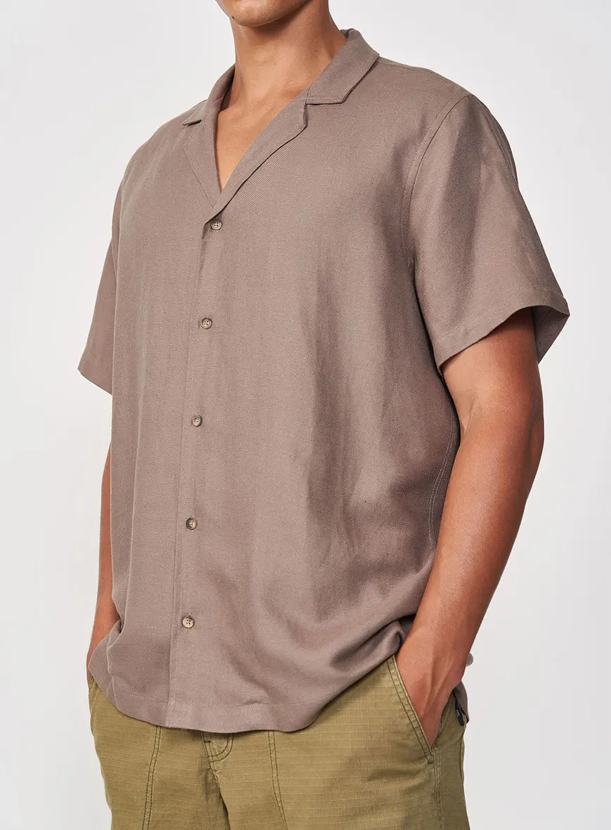 Camisa Masculina Em Linho Manga Curta