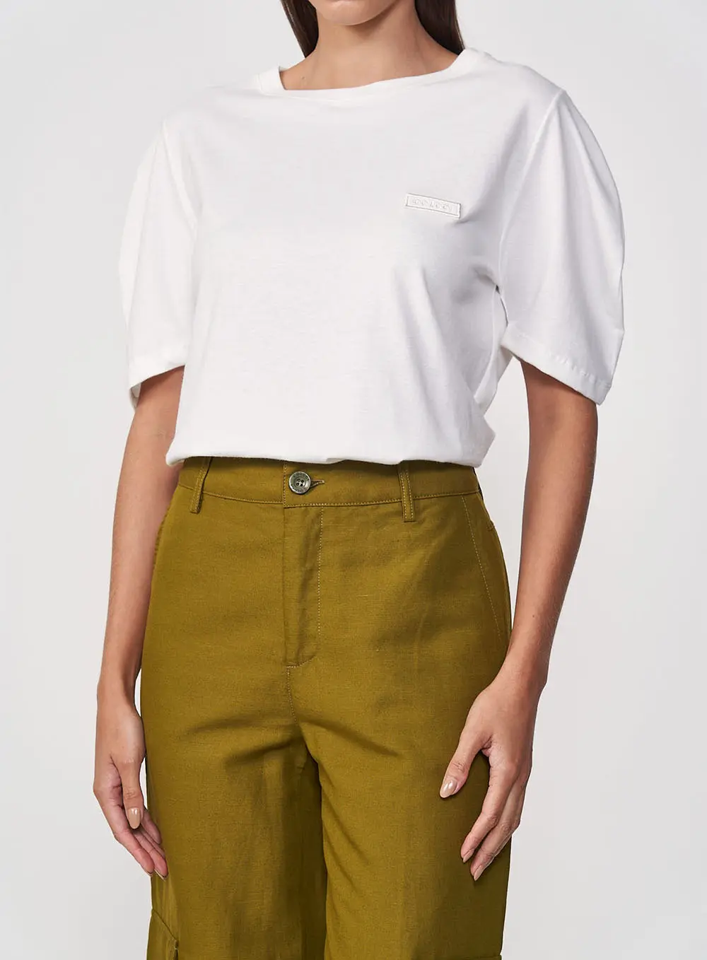 Camiseta Com Detalhe Minimalista Off Shell
