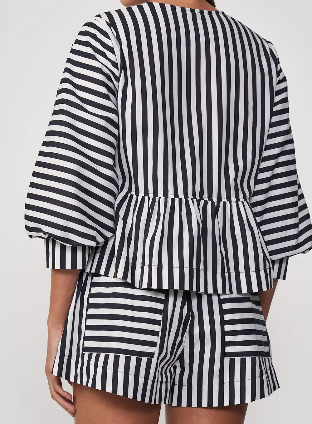 Blusa Listrada Com Babado Estampados