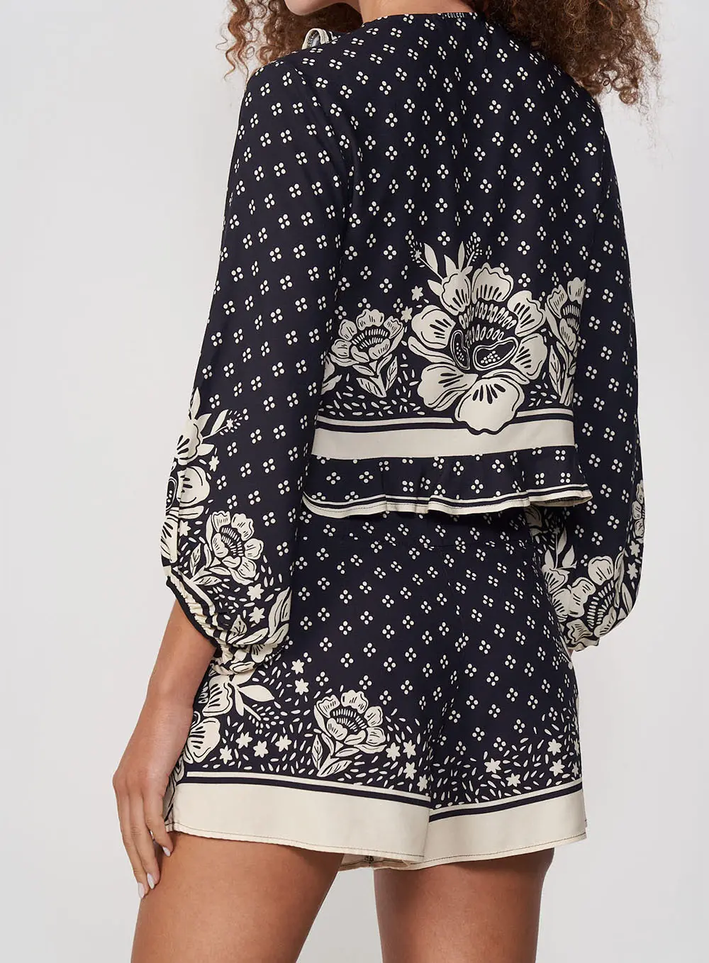 Blusa Estampada Com Amarração Estampados