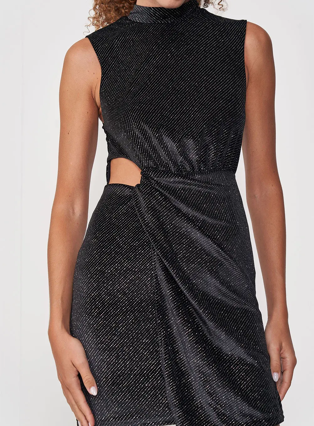 Vestido Veludo Com Brilho E Transpasse Preto
