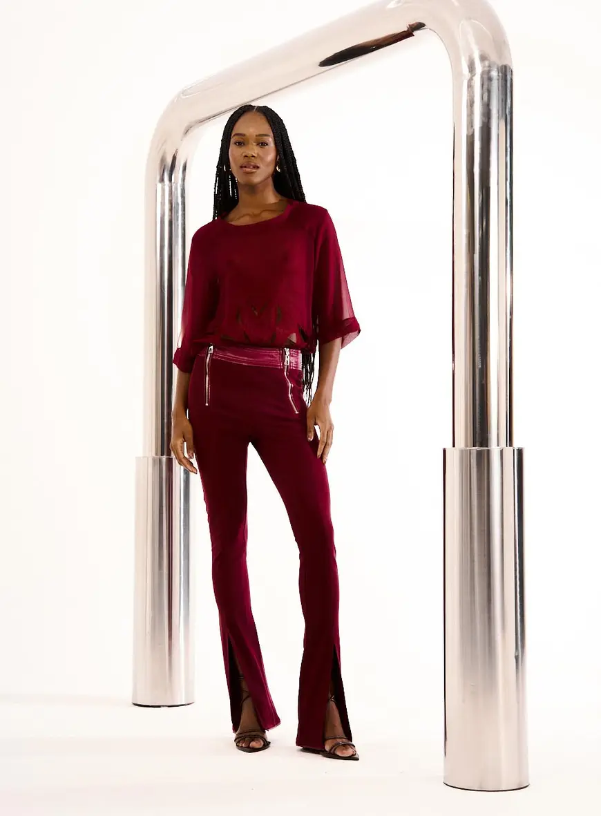 Calça Feminina Flare Com Detalhe Zíper Bordo 1
