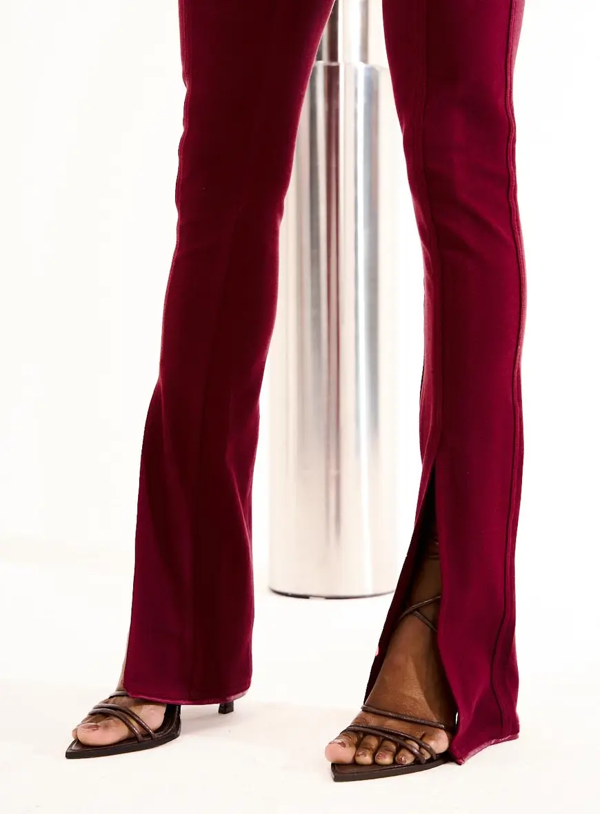 Calça Feminina Flare Com Detalhe Zíper Bordo 3