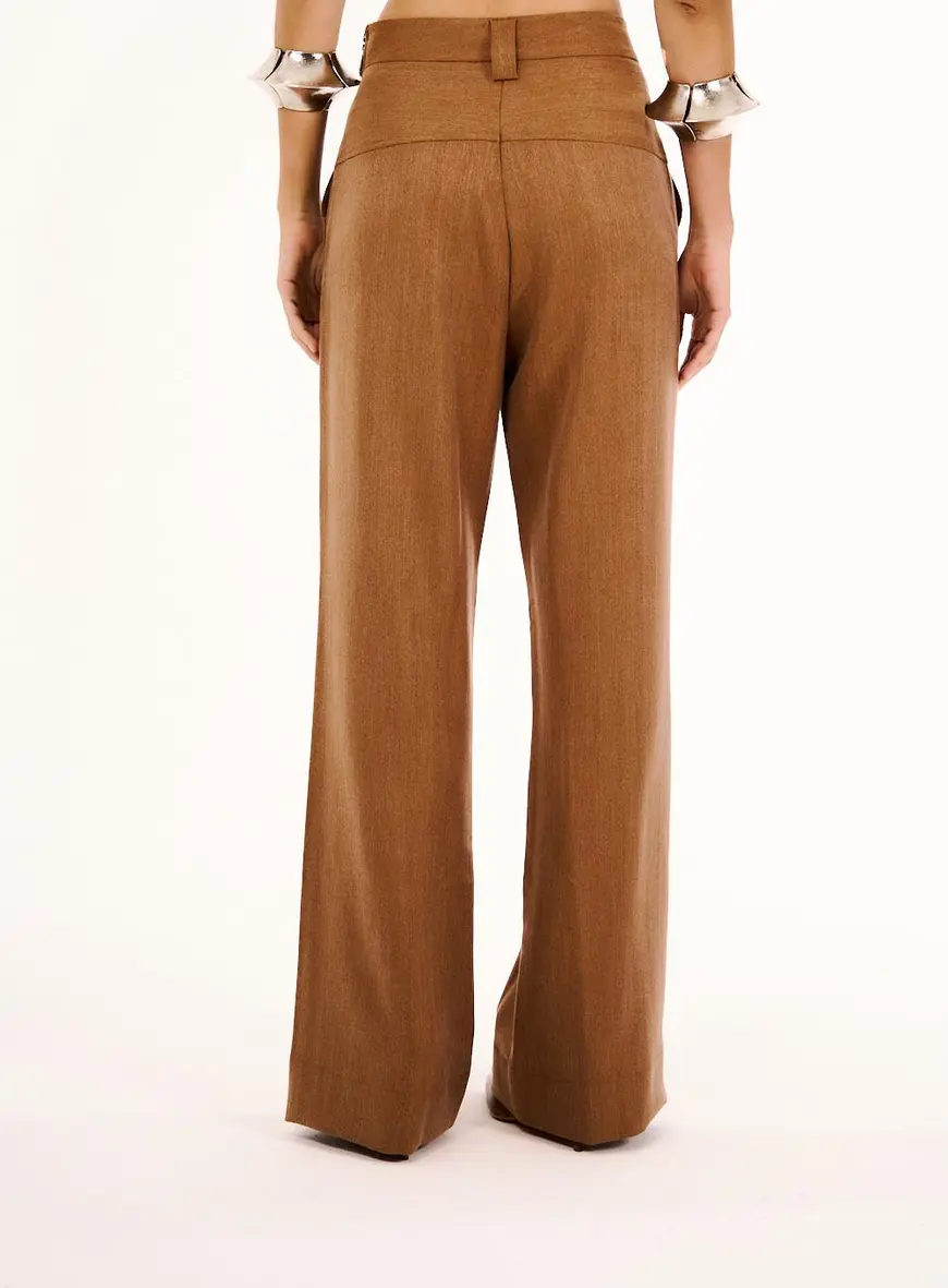 Calça Feminina Alfaiataria Detalhe Cós Marrom 4