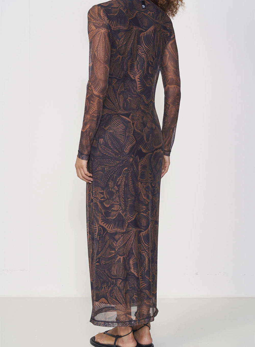 Vestido Tule Ondas Místicas Estampados