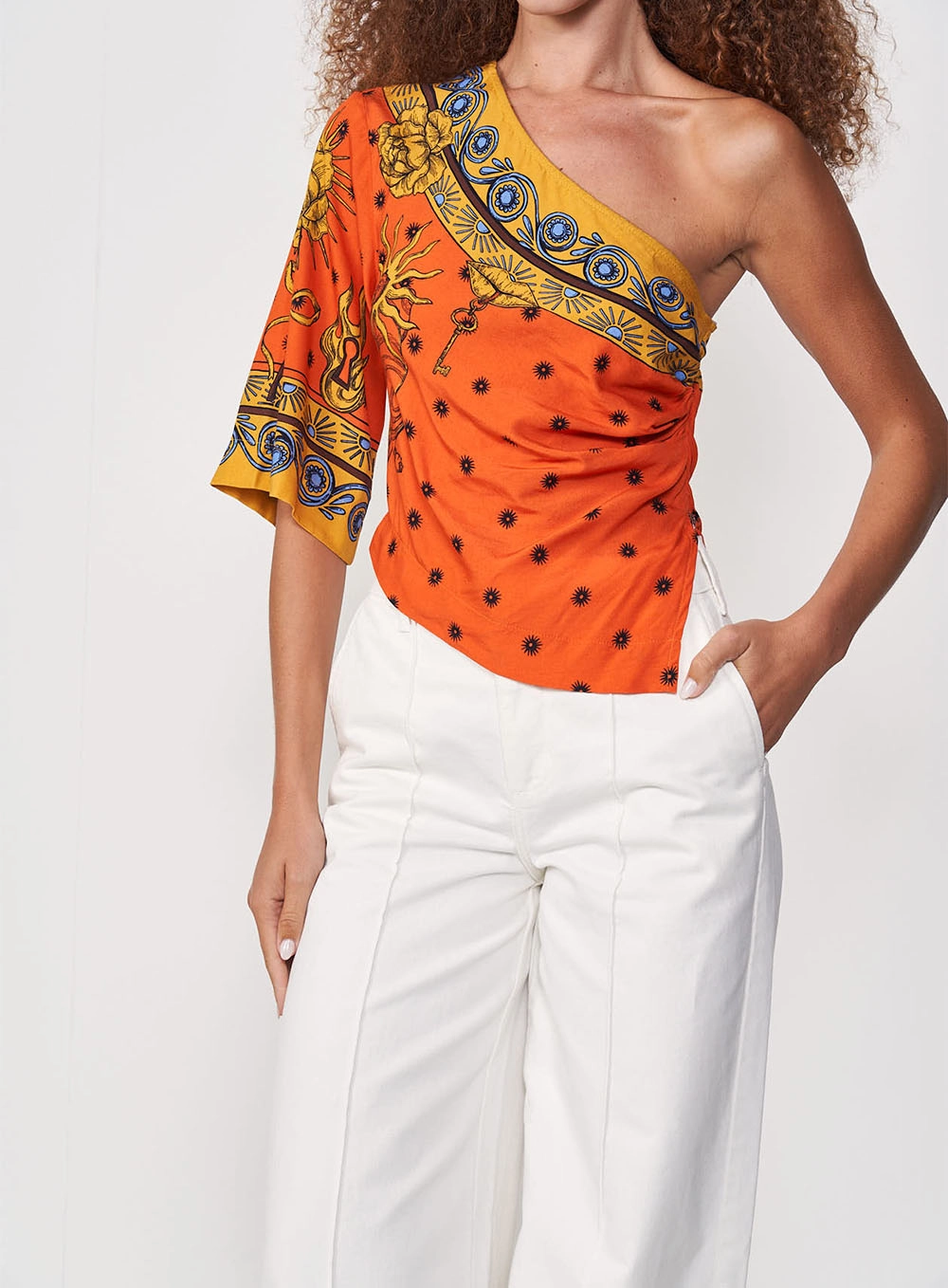 Blusa Assimétrica Estampada Uma Manga Estampados