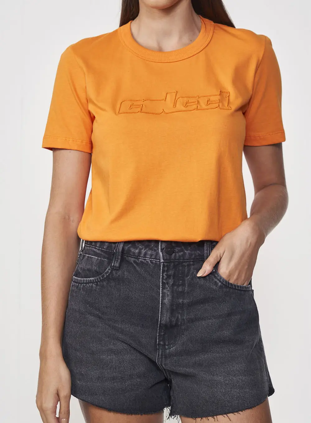 Camiseta Algodão Logo Alto Relevo Laranja Salmona