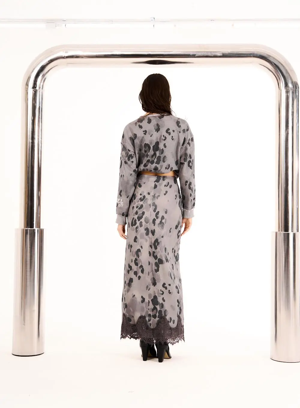 Saia Midi Com Estampa Rebel Feline Estampados 3
