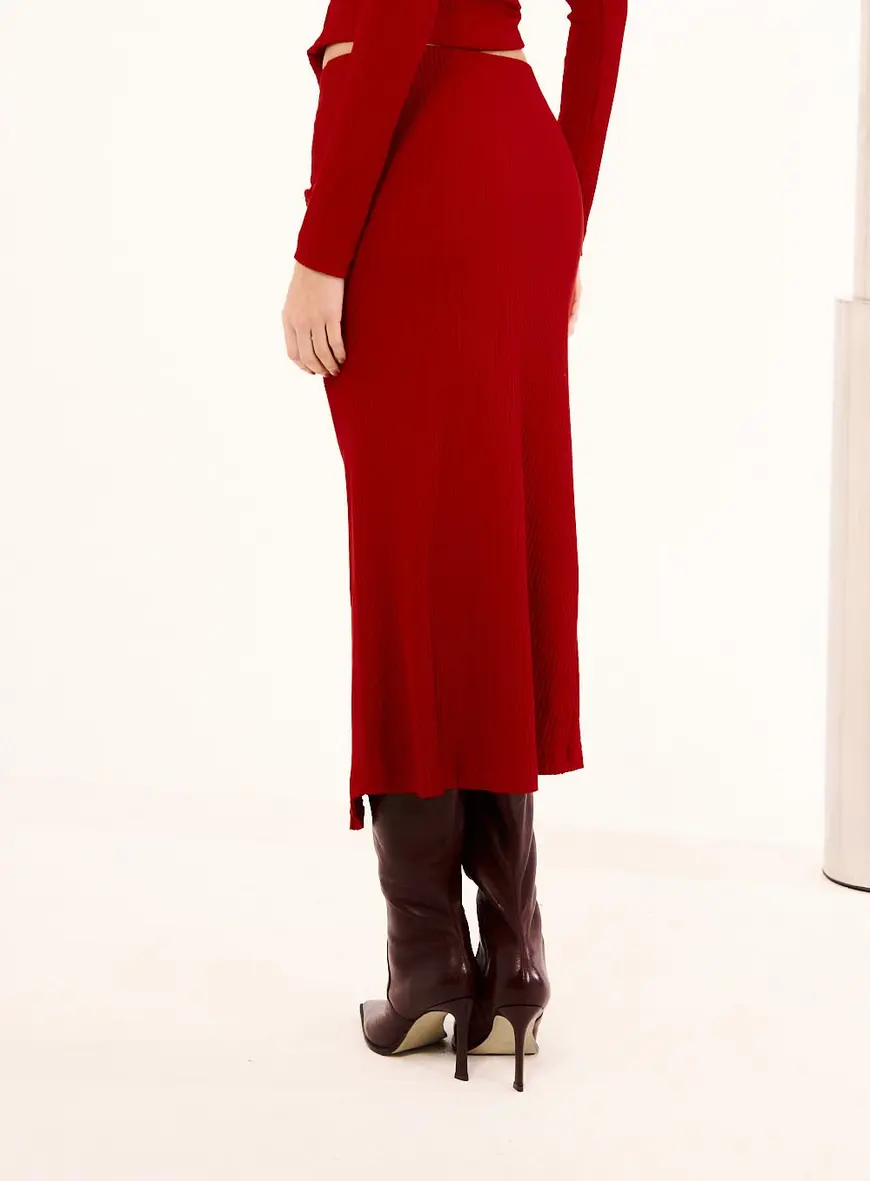 Saia Midi Canelada Com Fenda Vermelho 3