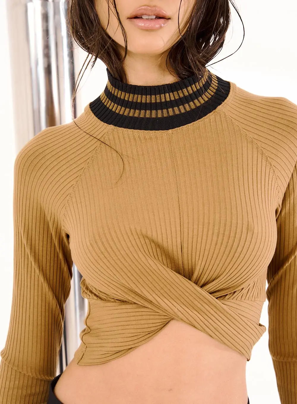Blusa Feminina Canelada Gola Alta Marrom 2