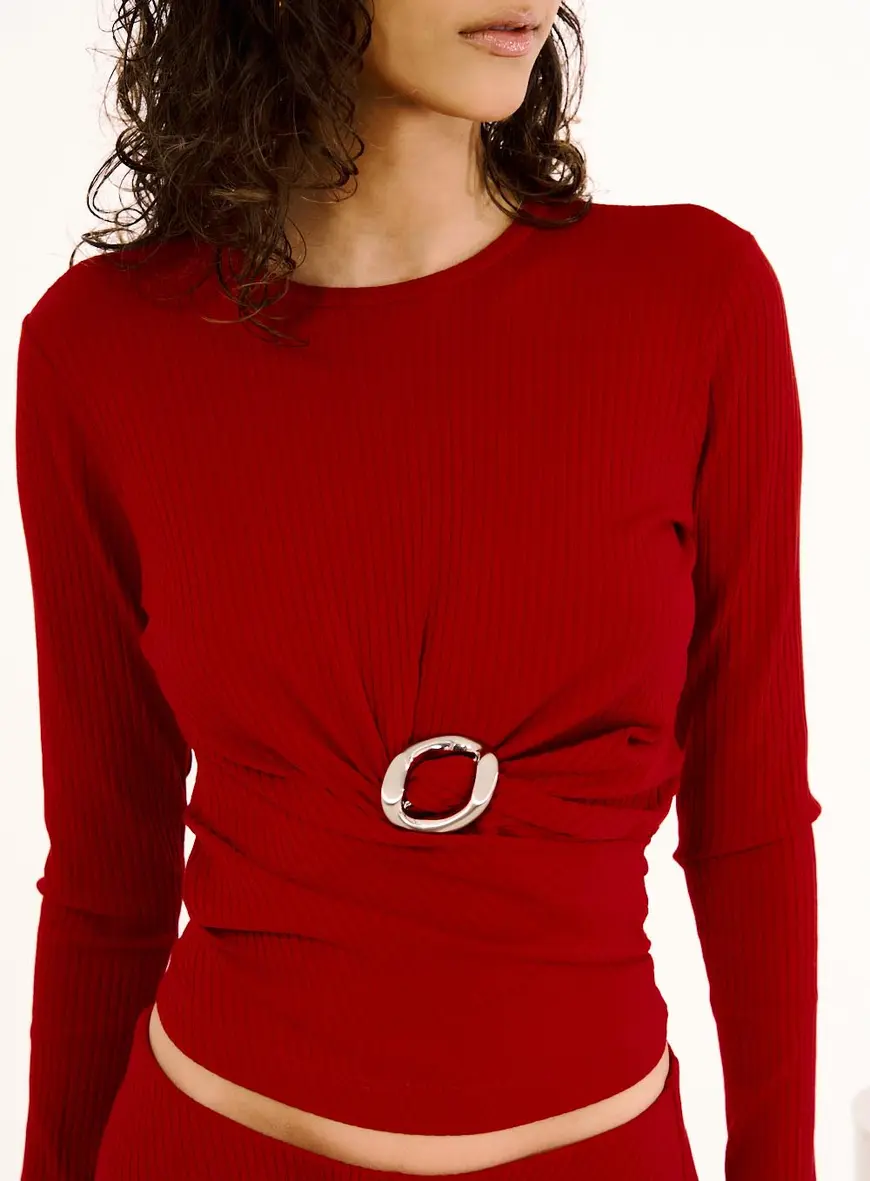 Blusa Feminina Com Detalhe Frontal Vermelho 2