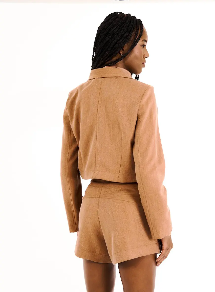 Blazer Feminino Cropped Alfaiataria Marrom 4