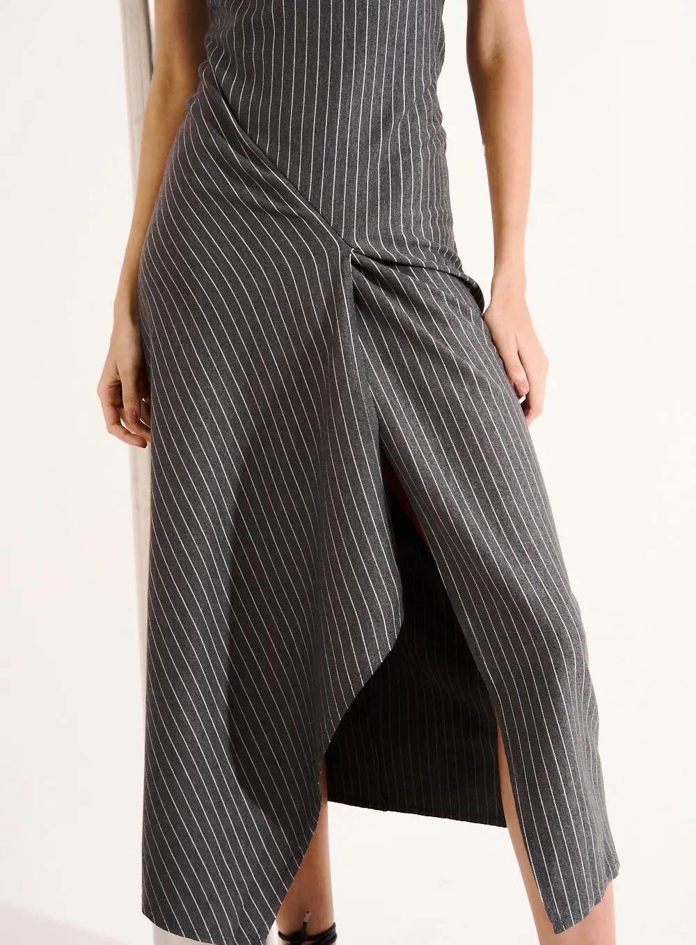 Vestido Listrado Cinza 2