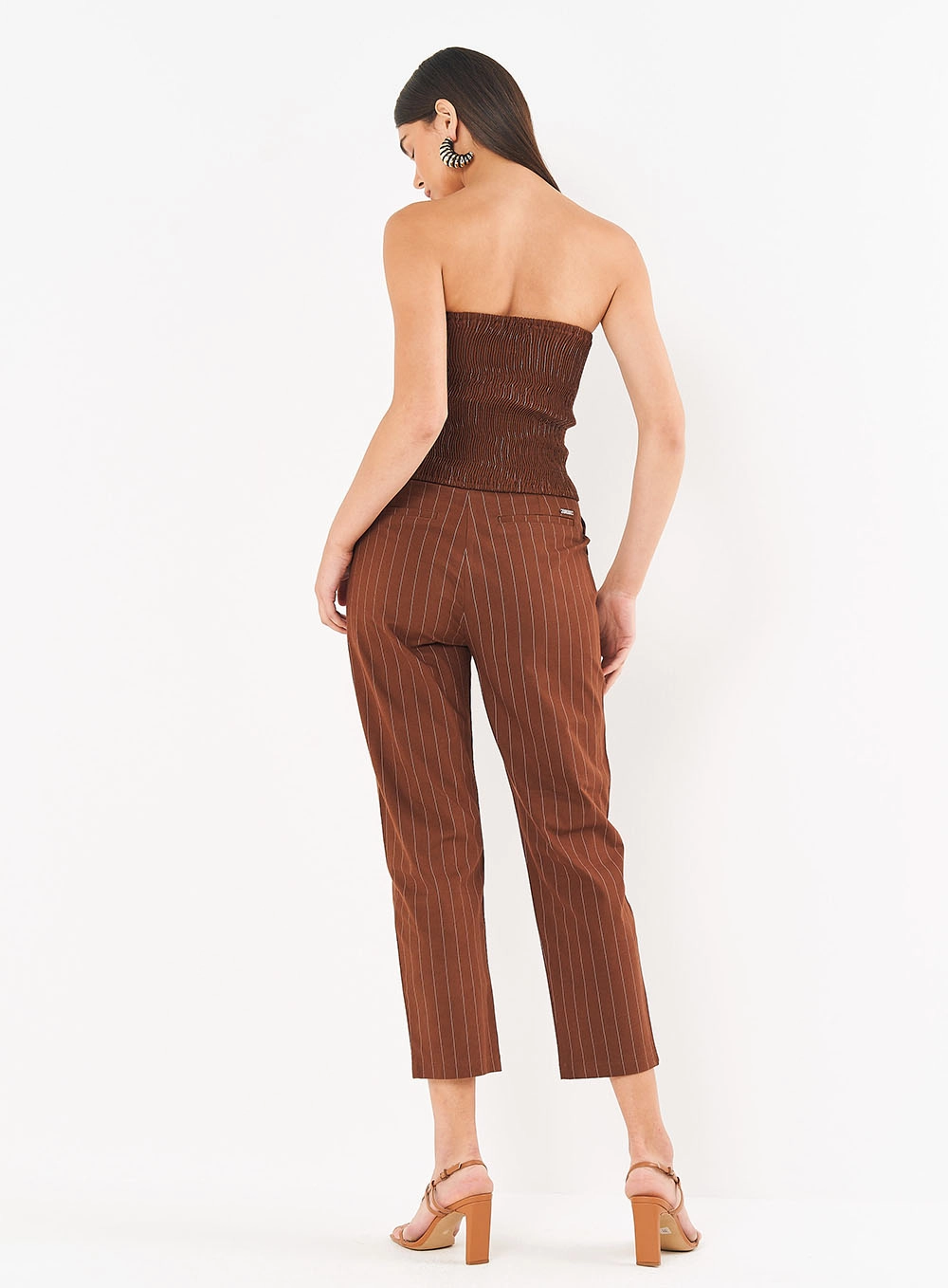 Calça Feminina Alfaiataria Com Estampa Em Listras Estampados