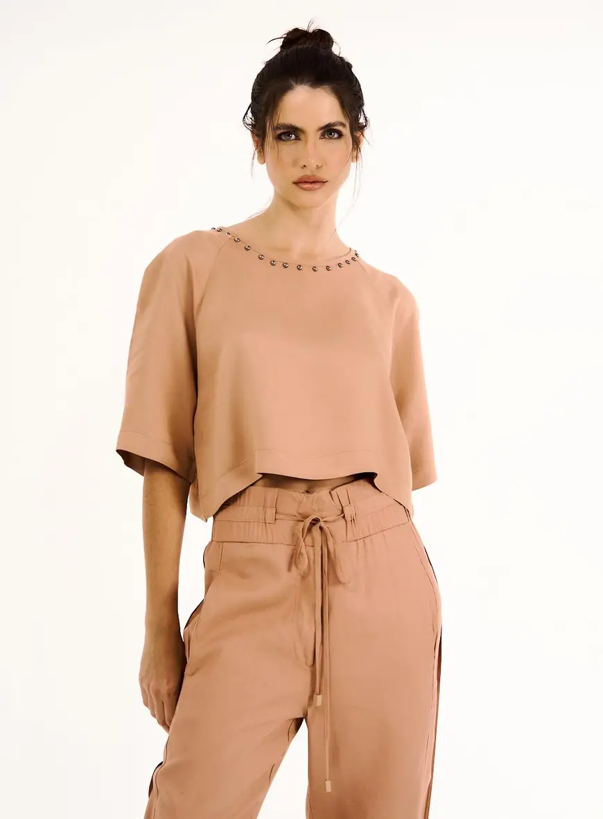 Blusa Feminina Com Bordado Manual Marrom 1