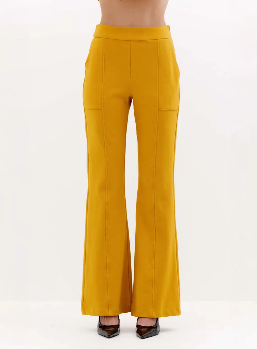 Calça Flare Com Bolsos Amarelo 2