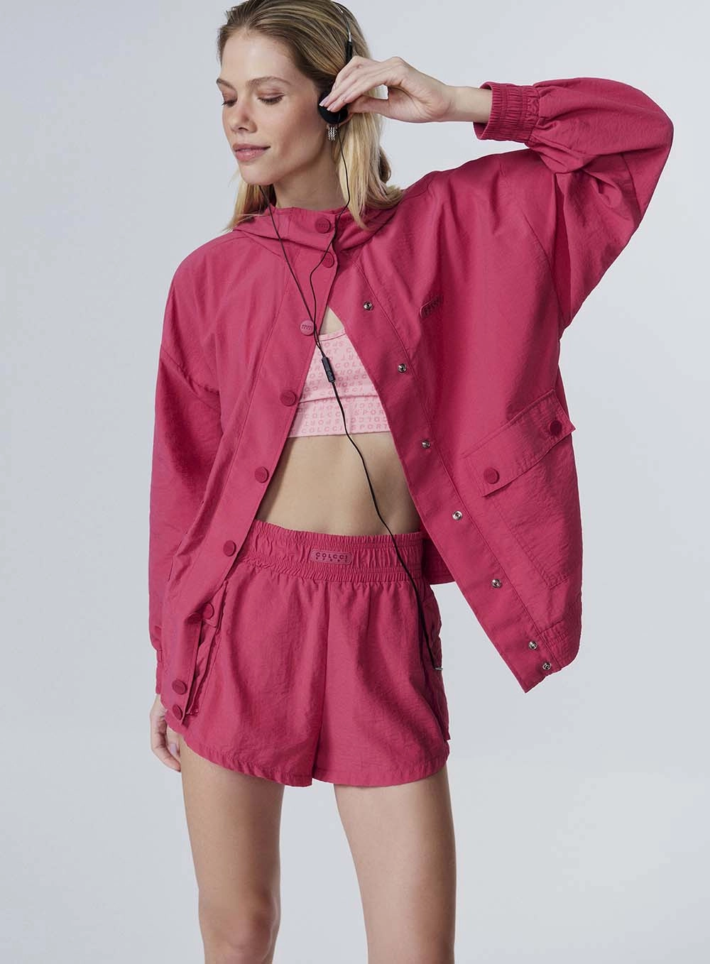 Short Feminino Mini Nylon Com Bolsos Cargo Rosa