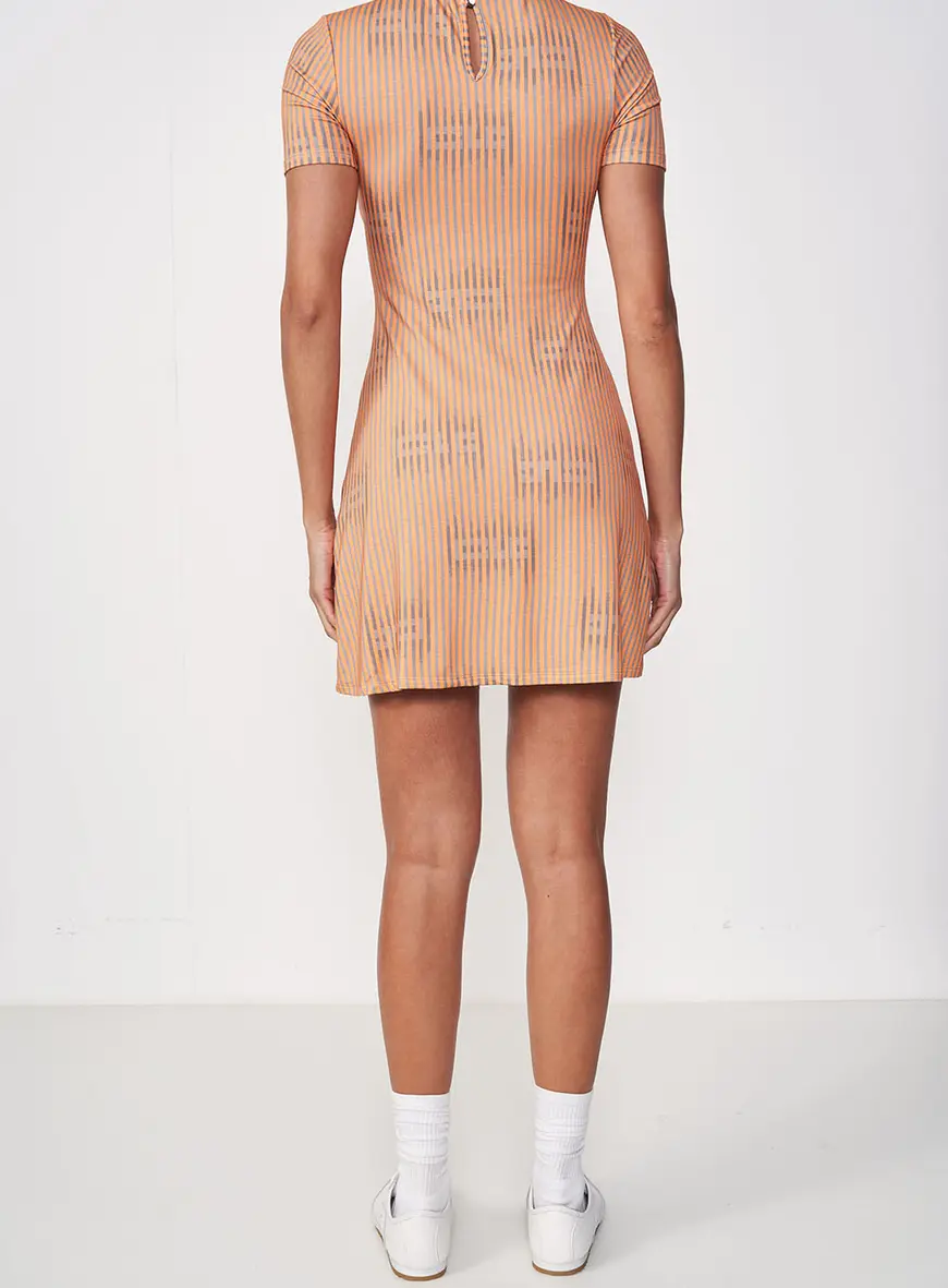 Vestido Listrado Gola Alta Com Logo Estampados 2