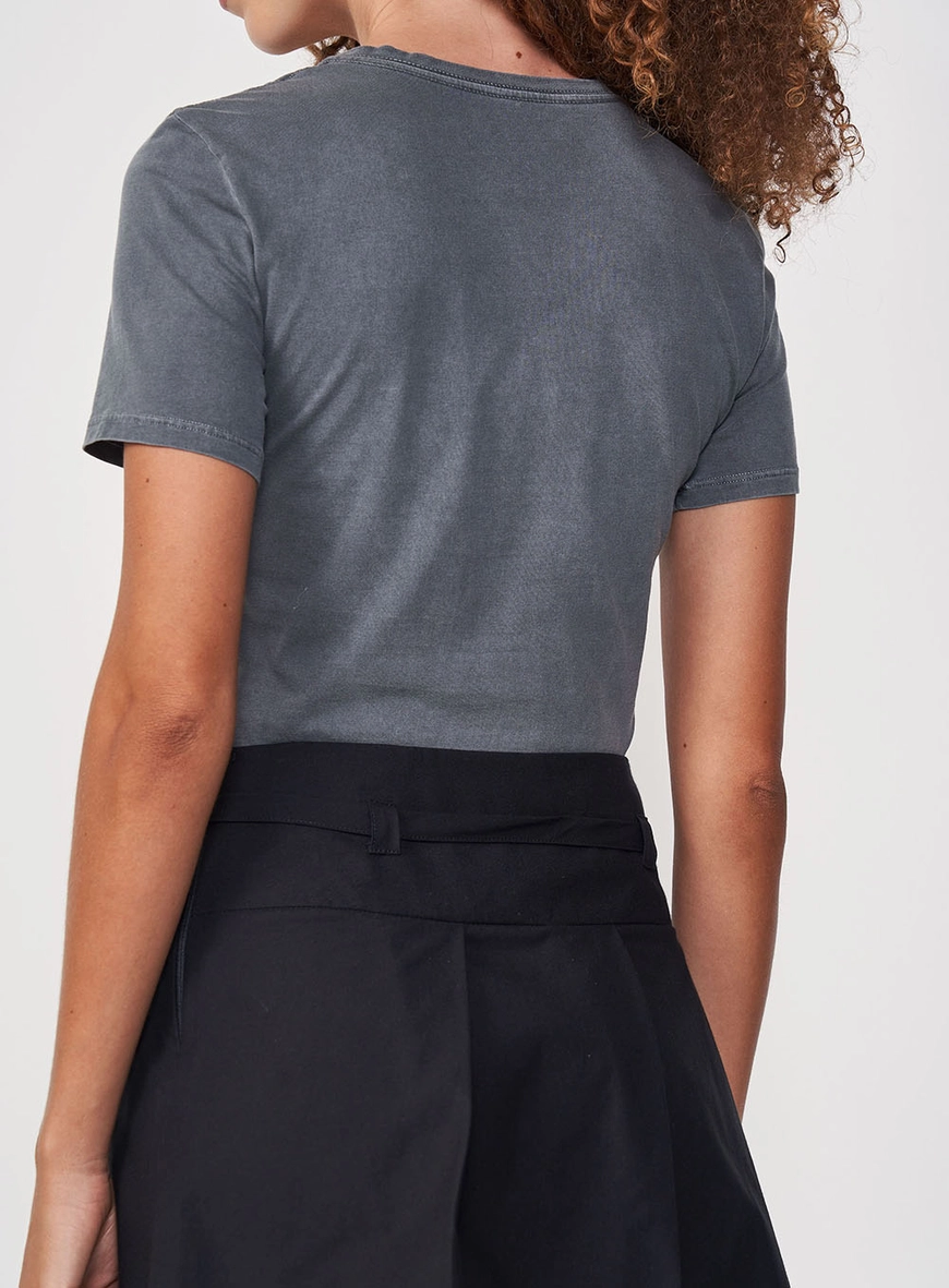 Camiseta Feminina Slim Com Logo E Strass Cinza 2