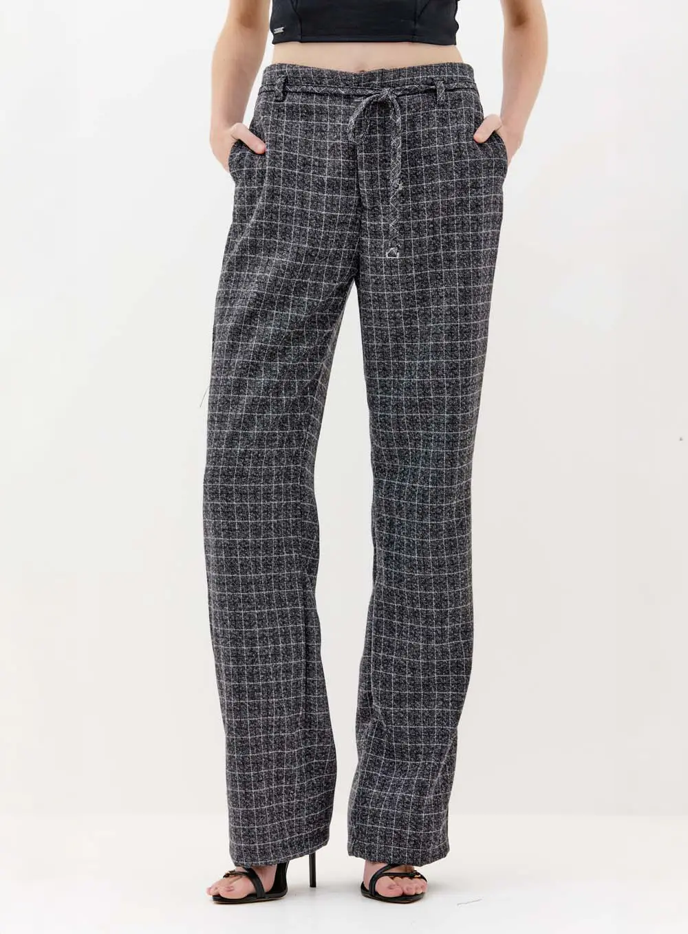 Calça Feminina Alfaiataria Xadrez Com Amarração Cinza 3