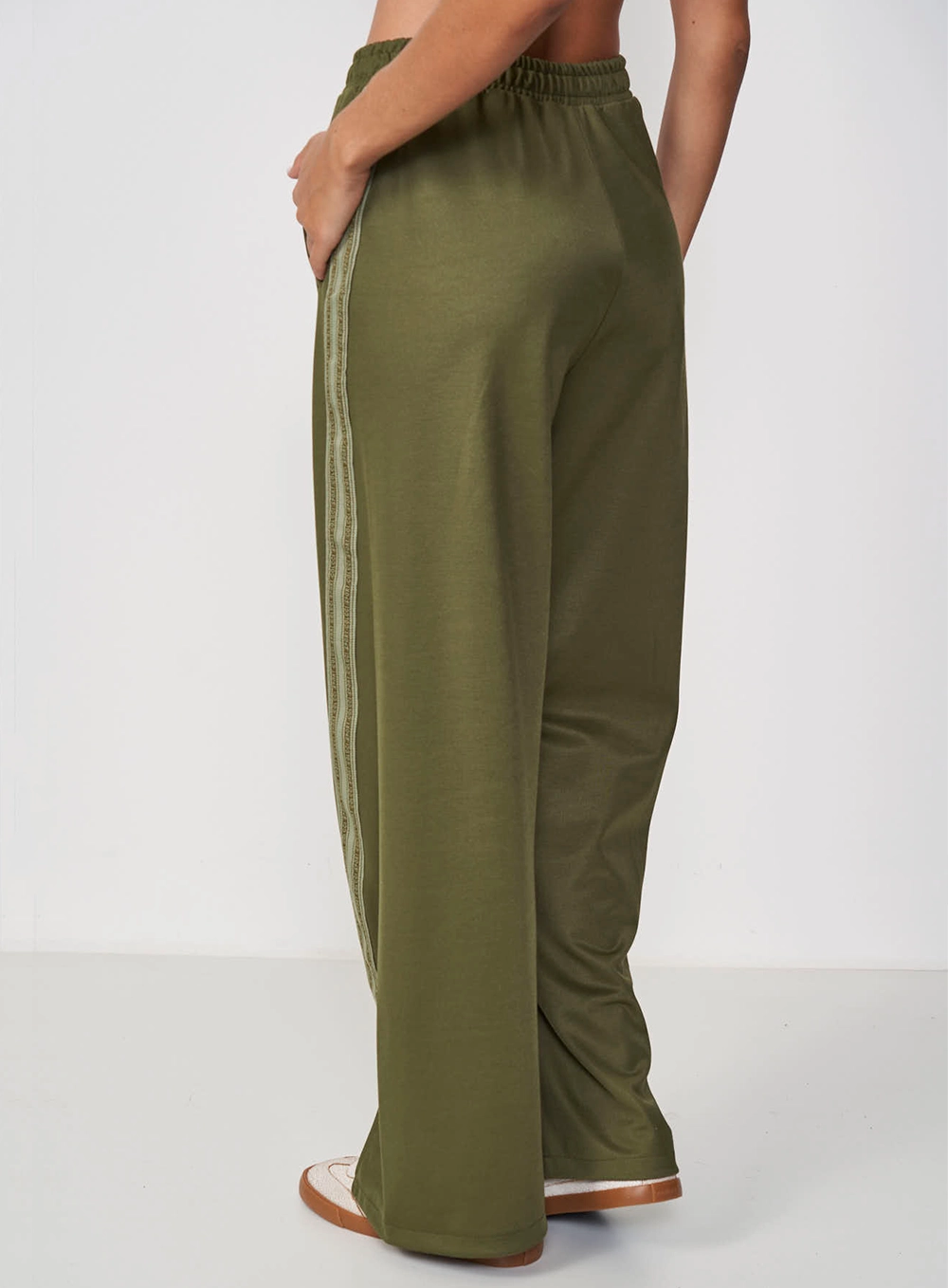 Calça Feminina Wide Leg Sport Stripe Verde